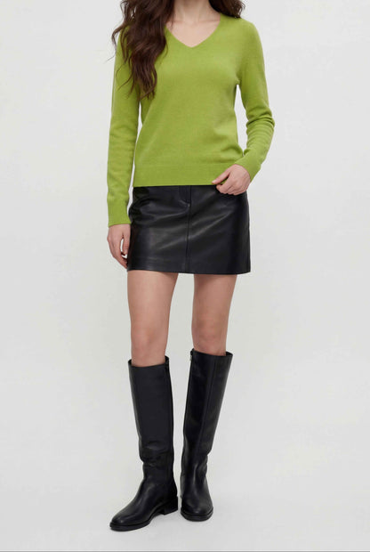Zoe | Light Green V-Neck Sweater