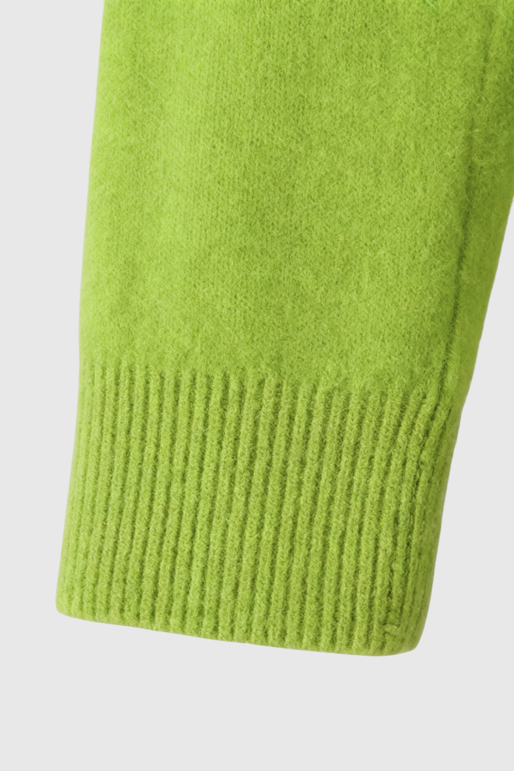 Zoe | Light Green V-Neck Sweater