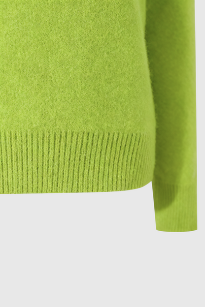 Zoe | Light Green V-Neck Sweater