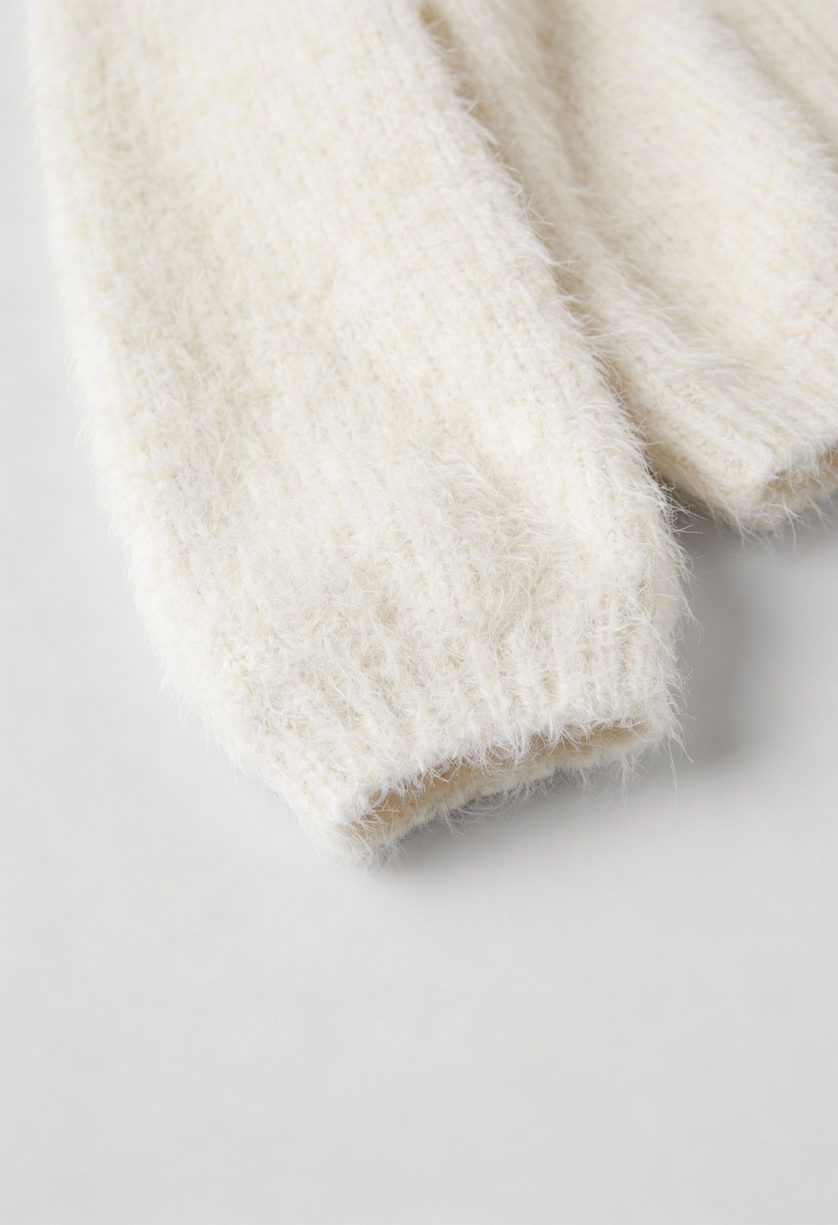Elsa | White Knit Cardigan with Ribbed Hem