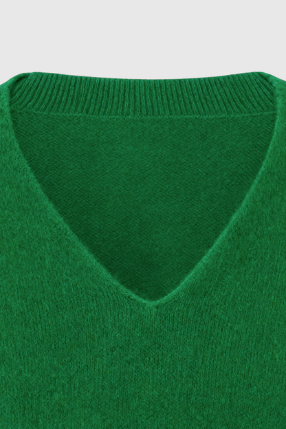 Leah | Elegant Green V-Neck Fitted Sweater