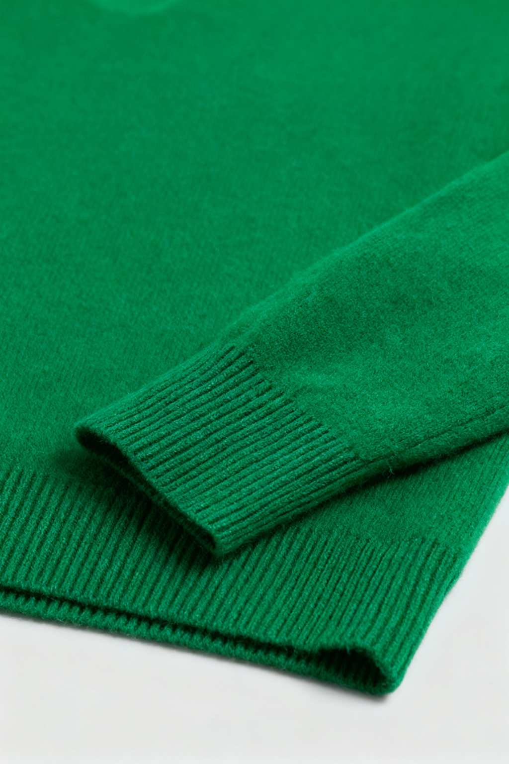 Leah | Elegant Green V-Neck Fitted Sweater