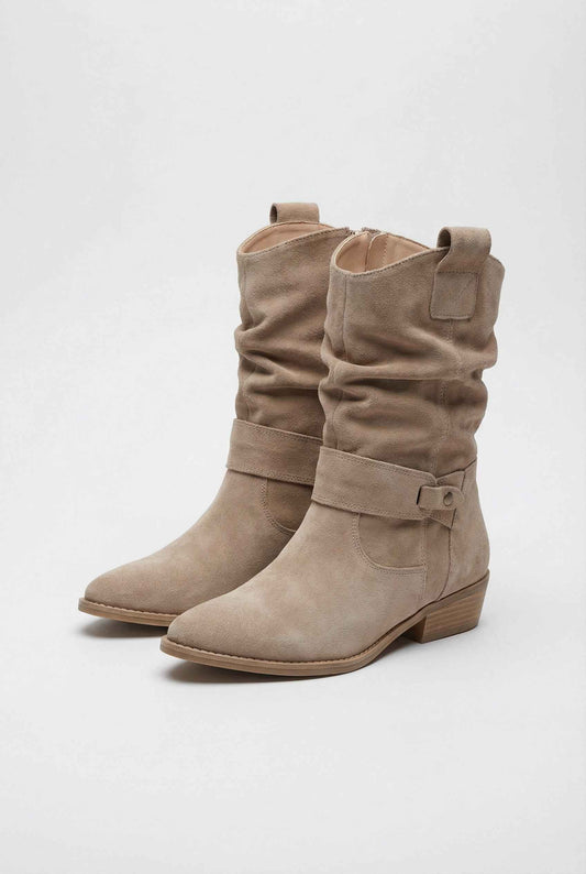 Lola | Apricot suede ankle boots