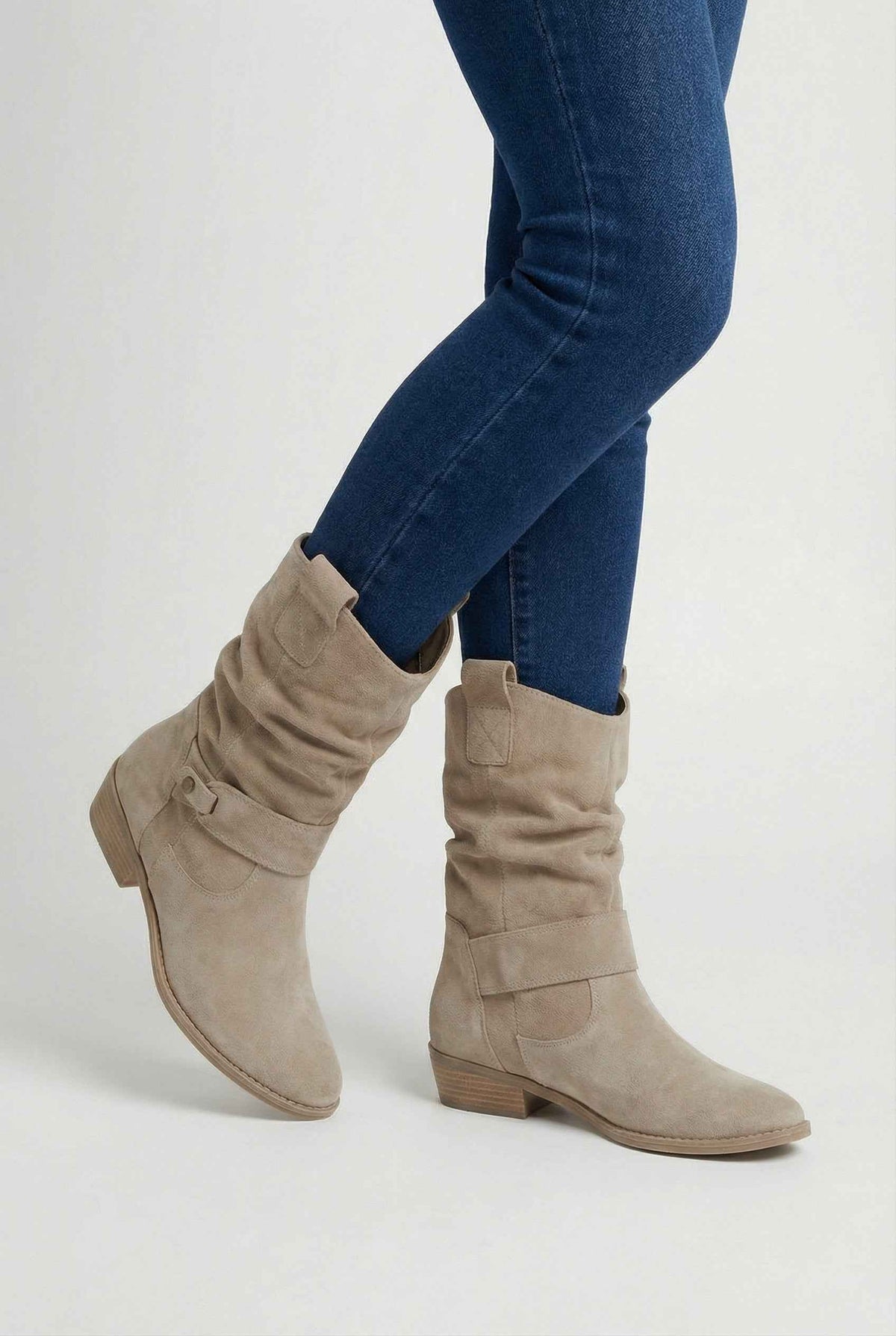Lola | Apricot suede ankle boots