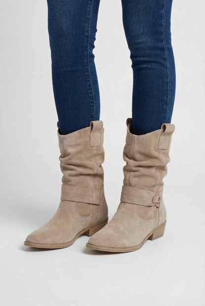 Lola | Apricot suede ankle boots