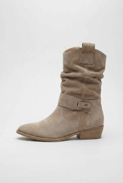 Lola | Apricot suede ankle boots