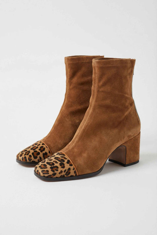 Grace | Brown mid-calf boots with lace detail
